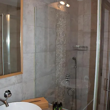 Agnadema Luxury Residences Schoinoussa