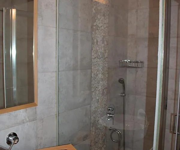 Agnadema Luxury Residences Schoinoussa